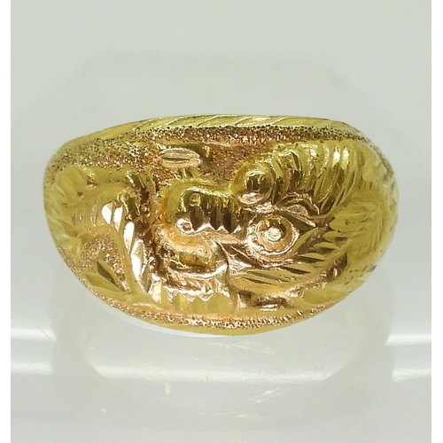 807 - A Chinese dragon ring, stamped 96.5%? further stamped with Chinese characters, size Y1/2, weight 7.6... 