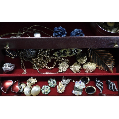 868 - A red velvet jewellery box full of vintage costume to include, vintage gold plated studs in boxes, t... 