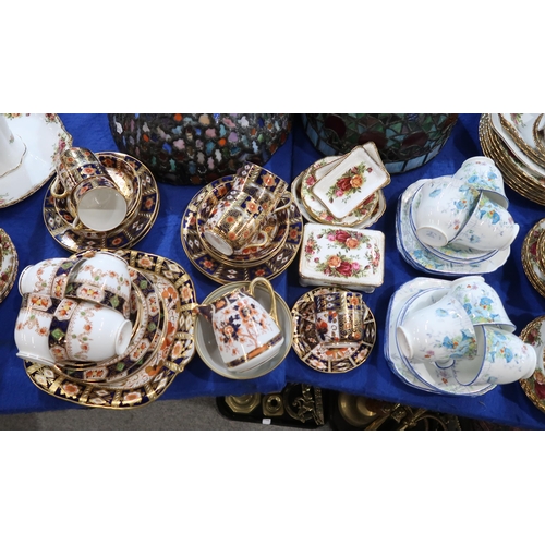 241 - A Sutherland China tea set with blue flowers, Pointons Imari ware, Noritake Imari cream and sugar, O... 