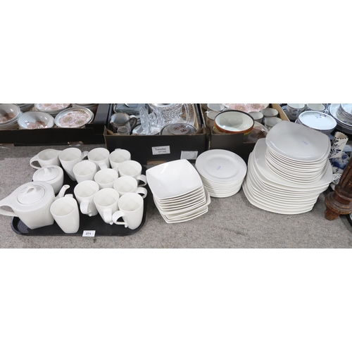 271 - A white glazed dinner service with square plates and bowls