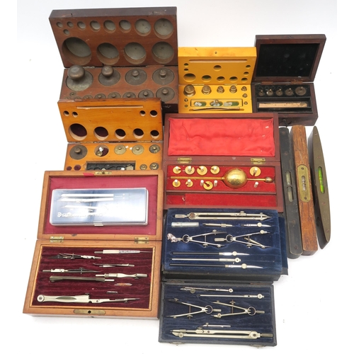 465 - A Sikes Hydrometer retailed by J. Lizars, Glasgow & Edinburgh, assorted cased weights, various d... 