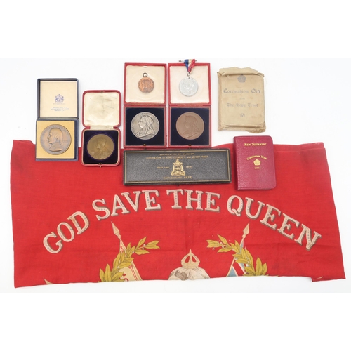 467 - Three royal commemorative medals, comprising two Victoria Diamond Jubilee examples and a bronze Geor... 