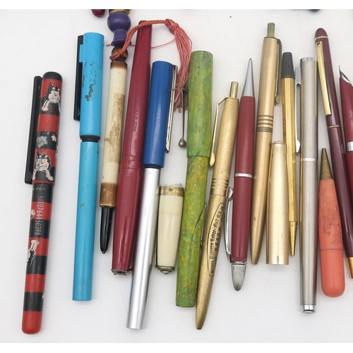 475 - A mixed collection of fountain and ballpoint pens, to include Waterman, Queensway etc.