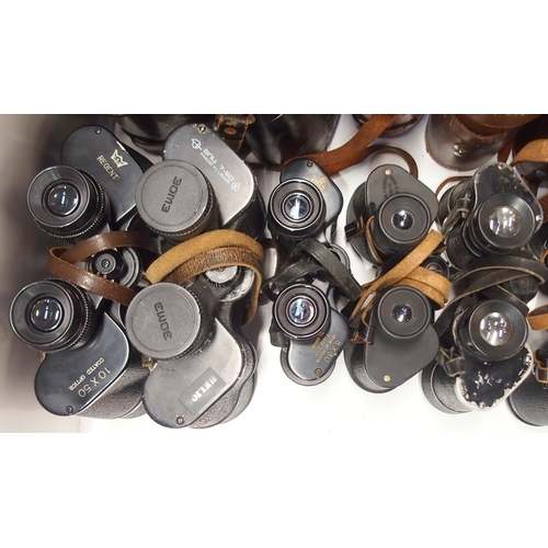 489 - A quantity of leather-cased vintage binoculars, with manufacturers to include Barr & Stroud, Can... 