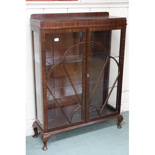 16 - An early 20th century mahogany two door glazed display cabinet on cabriole supports, 124cm high x 93... 