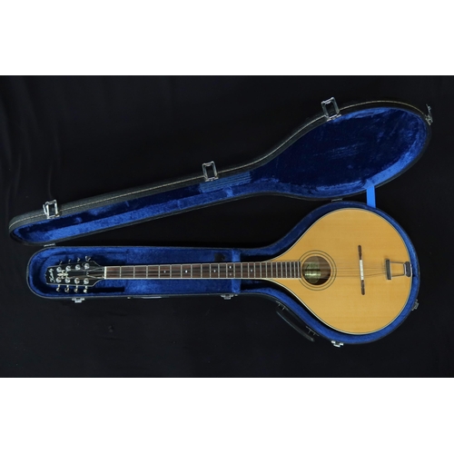 356 - A Kentucky bouzouki mandolin 24 frets model KM-004 serial number 18514 bearing label to the interior... 