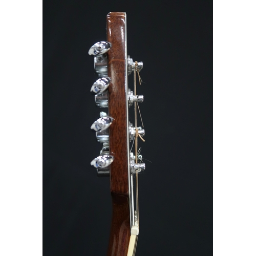 356 - A Kentucky bouzouki mandolin 24 frets model KM-004 serial number 18514 bearing label to the interior... 