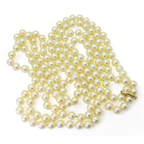 2766 - A ROPE LENGTH OF PEARLSeach pearl is approx 7.3mm, with an overall length of approx 140cm knotted th... 