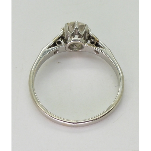 2704 - A VINTAGE DIAMOND SOLITAIRE RINGclassic platinum crown mount set with an estimated approx. 0.86cts c... 