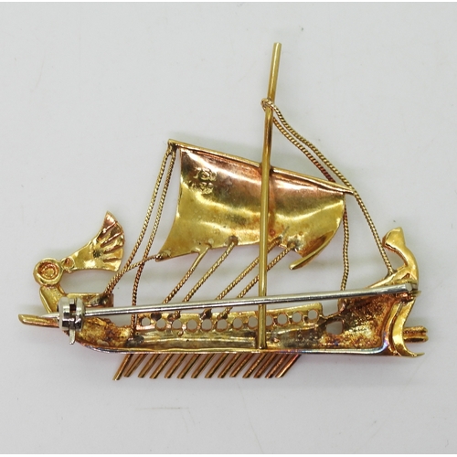 2705 - A GREEK WARSHIP BROOCHmade in 18ct gold. Dimensions 5cm x 4cm, weight 8.3gms