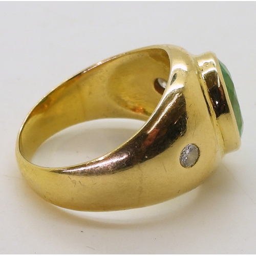 2722 - A GENTS EMERALD & DIAMOND RINGmounted in bright yellow metal, set with a 12mm x 10mm x 7.5mm ova... 