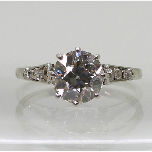 A VINTAGE DIAMOND SOLITAIRE RING