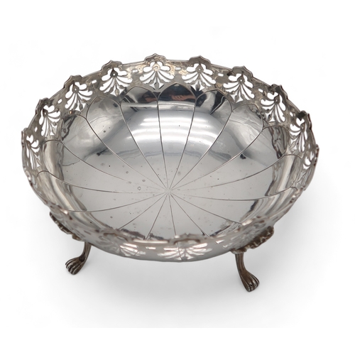 2506 - A GEORGE V SILVER FRUIT BOWLby Docker & Burn, Birmingham 1923, the interior petal-engraved, with... 