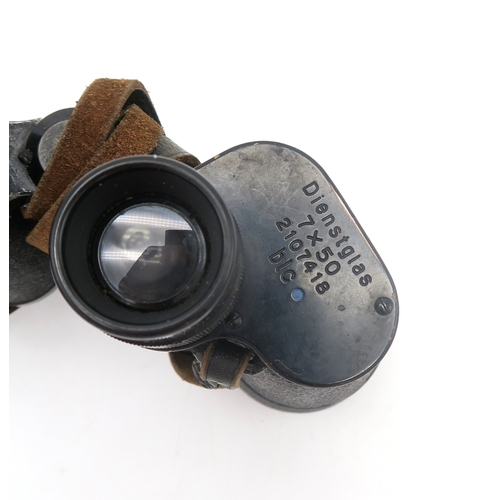 2607 - A PAIR OF WW2 GERMAN THIRD REICH 7x50 BINOCULARS BY 