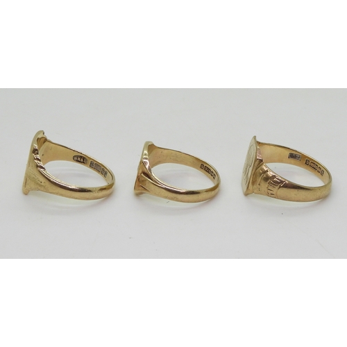 9011 - Three 9ct gold signet rings, diamond set size Q, square faced, size S1/2, other, size S, weight comb... 