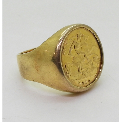 9025 - A 1910 gold half sovereign in a 9ct gold heavy ring mount, size U1/2, weight 21.7gms (1)