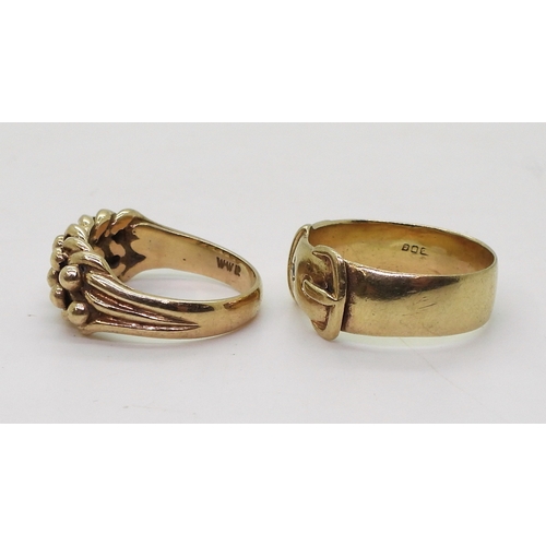 9026 - A 9ct gold clear gem set buckle ring, size V1/2, together with a traditional knot ring, size S, weig... 