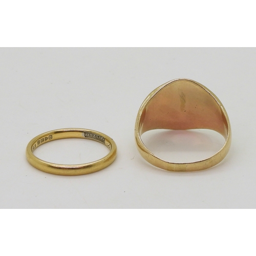 9037 - An 18ct gold 'Fidelity' brand wedding ring, size O1/2, weight 2.7gms together with a yellow metal si... 