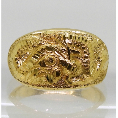 9047 - A Chinese dragon ring, stamped with Chinese characters and 96.5%, finger size S1/2, weight 7.6gms&nb... 