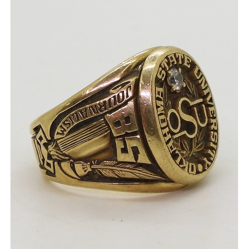 9055 - A 10k gold American college ring, for Oklahoma State University 1994, set with a clear gem, size W1/... 