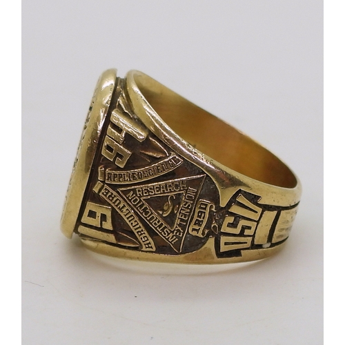 9055 - A 10k gold American college ring, for Oklahoma State University 1994, set with a clear gem, size W1/... 