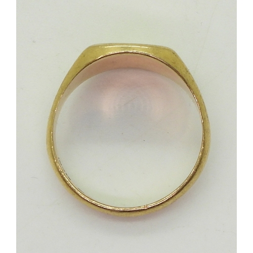 9062 - An 18ct gold signet ring with Birmingham hallmarks for 1966, size R, weight 8.1gms