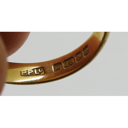 9062 - An 18ct gold signet ring with Birmingham hallmarks for 1966, size R, weight 8.1gms