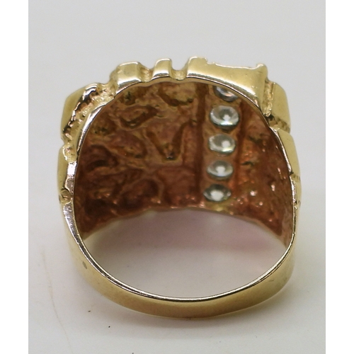 9125 - A 9ct gold retro gents ring, set with cubic zirconia, finger size W, weight 10.2gms 