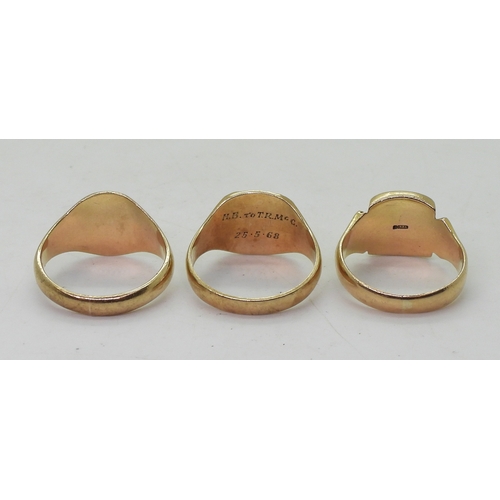 9141 - Three 9ct gold signet rings, monogrammed sunburst, size U1/2, square, size R1/2, oval, size U, weigh... 