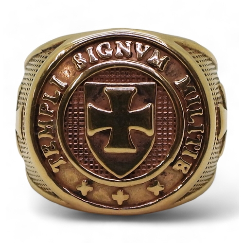 9146 - A 9ct gold signet ring embossed with the motto 'Templi Signum Militie' size V, weight 24.3gms