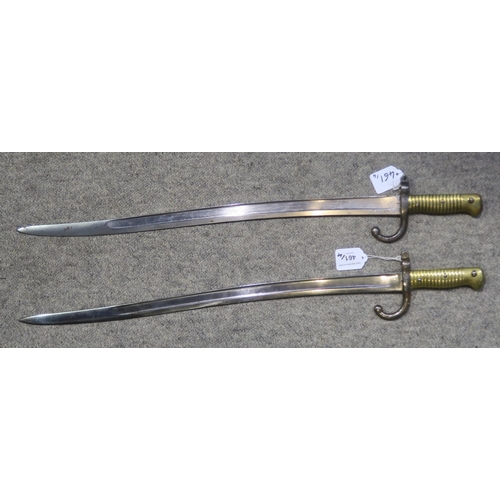 461 - A French briquet or short sword, the blade measuring approx. 58.5cm in length and stamped 