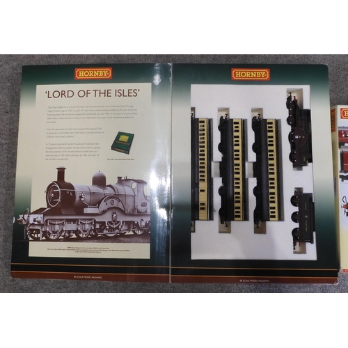 539 - A boxed Hornby 00-gauge r2569 