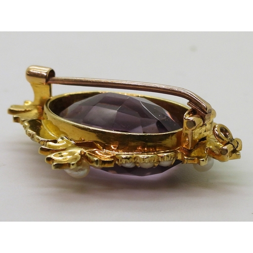 2781 - A 15CT GOLD PENDANT, set with a large amethyst of 20mm x 14.5mm, surrounded with freshwater pearls, ... 