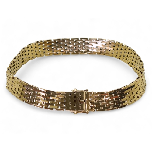 2789 - A 9CT GOLD BRACELETwith decorative brick links, length 18.5cm, weight 17.5gms