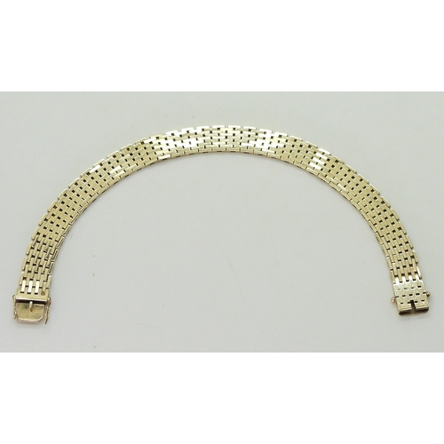 2789 - A 9CT GOLD BRACELETwith decorative brick links, length 18.5cm, weight 17.5gms