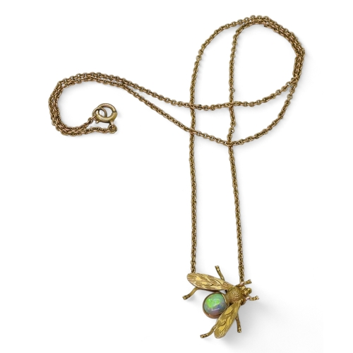 2800 - A VICTORIAN FLY PENDANTthe body formed from an opal, on a fine yellow metal trace chain. approx size... 