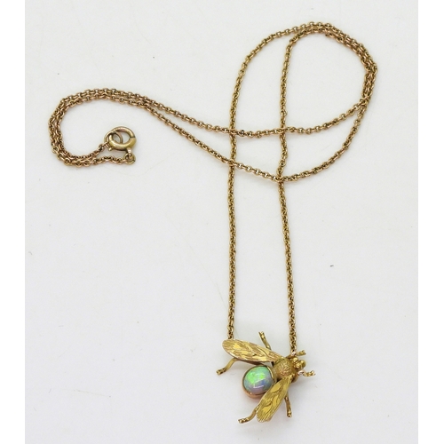 2800 - A VICTORIAN FLY PENDANTthe body formed from an opal, on a fine yellow metal trace chain. approx size... 