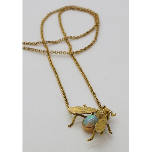 2800 - A VICTORIAN FLY PENDANTthe body formed from an opal, on a fine yellow metal trace chain. approx size... 