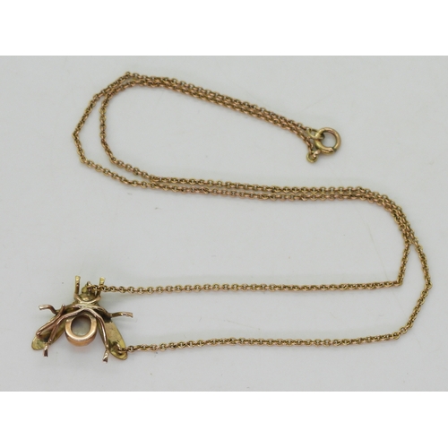 2800 - A VICTORIAN FLY PENDANTthe body formed from an opal, on a fine yellow metal trace chain. approx size... 