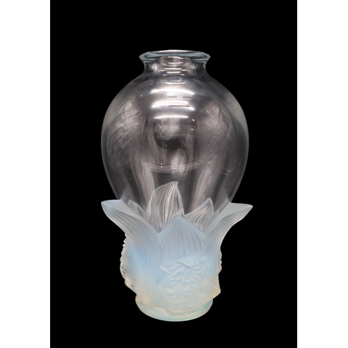 2262 - A LALIQUE LIMITED EDITION PIVOINES (PEONIES) VASEthe clear glass body with opalescent moulded flower... 