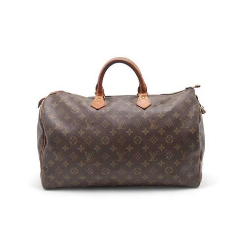 2672 - LOUIS VUITTON: A MONOGRAM SPEEDY 40monogram canvas with leather trim and gold hardware, 40cm wide, 2... 