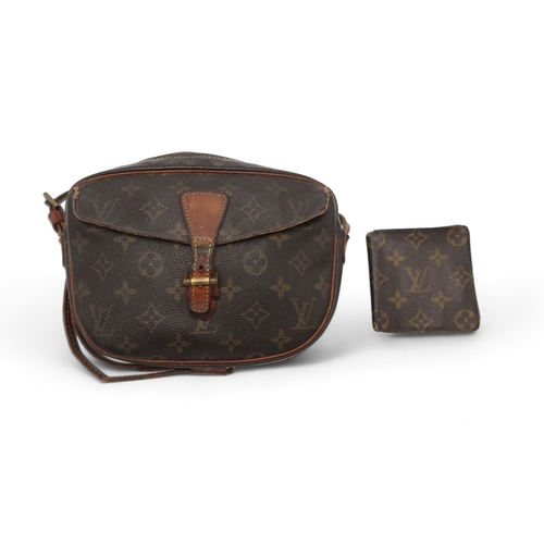 2673 - LOUIS VUITTON: A MONOGRAM JEUNE FILLE M51225 SHOULDER BAGmonogram canvas, with leather trim and gold... 