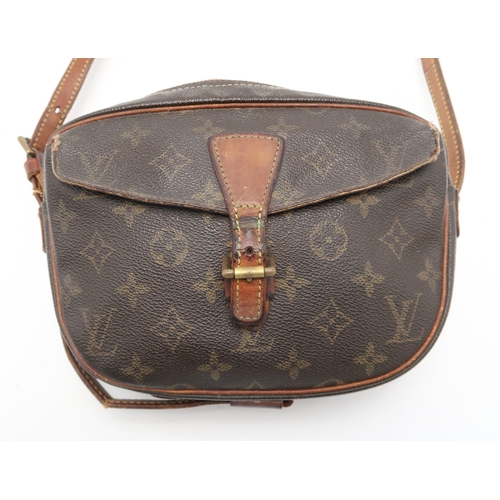 2673 - LOUIS VUITTON: A MONOGRAM JEUNE FILLE M51225 SHOULDER BAGmonogram canvas, with leather trim and gold... 