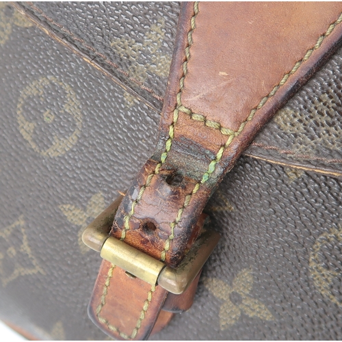 2673 - LOUIS VUITTON: A MONOGRAM JEUNE FILLE M51225 SHOULDER BAGmonogram canvas, with leather trim and gold... 