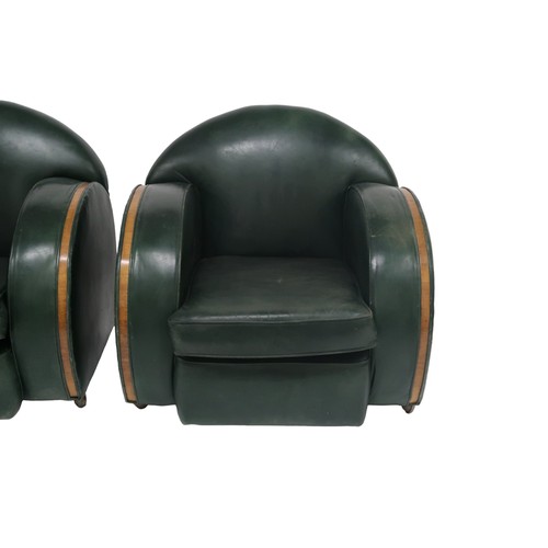 2087 - AN EARLY 20TH CENTURY ART DECO HUMPBACKED THREE PIECE SUITE each with green leather upholstery and t... 