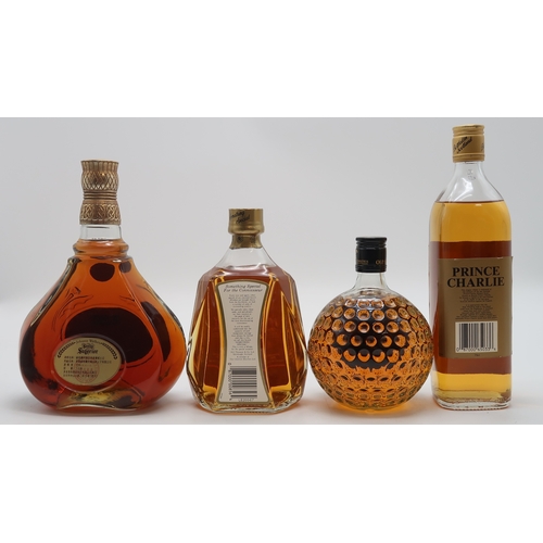 2695D - JOHNNIE WALKERSwing Superior Scotch Whisky 1 Litre 43%volOLD ST ANDREWS Clubhouse Blended Scotch Whi... 