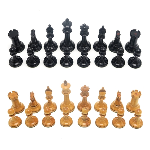 2664 - A SET OF STAUNTON CHESSMENIn boxwood and ebony, with weighted bases, the knights and castles marked ... 