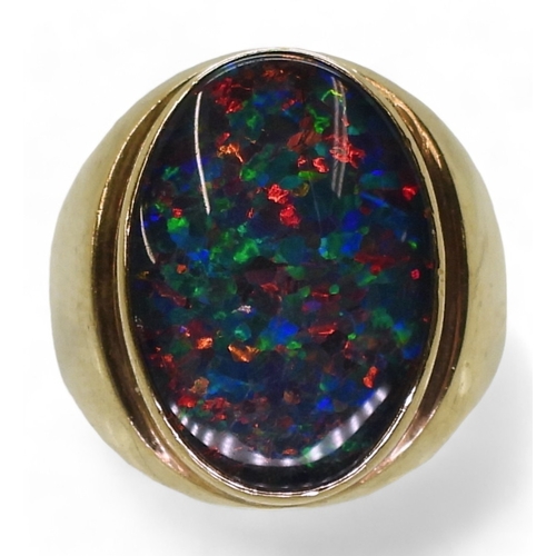 2828 - A 9CT GOLD OPAL TRIPLET RINGin the classic signet ring style, finger size T1/2, weight 10.3gms... 