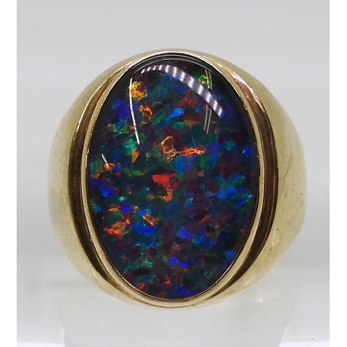 2828 - A 9CT GOLD OPAL TRIPLET RINGin the classic signet ring style, finger size T1/2, weight 10.3gms... 