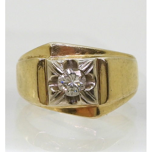 847 - A 14k gold gents dress ring, set with an estimated approx 0.40ct brilliant cut diamond. Size U1/2, w... 